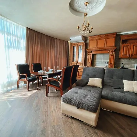 Arcadia Great 2-bedroom 89 * Odessa