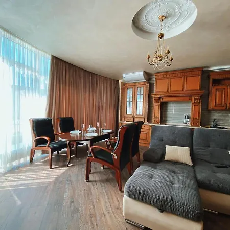 Arcadia Great 2-bedroom 89